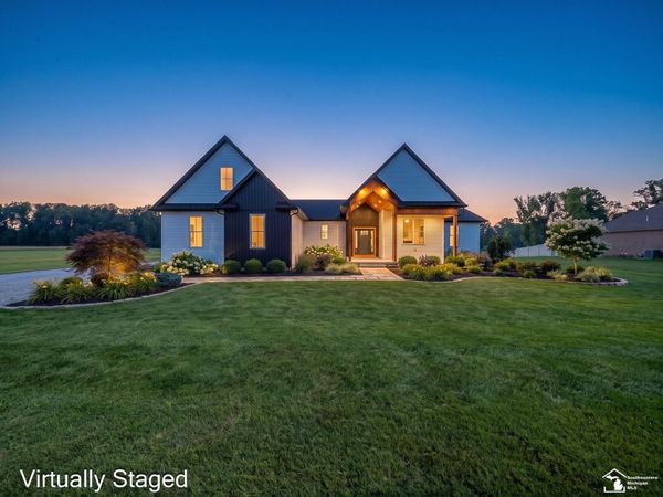 2706 S Custer Road, Monroe, MI 48161