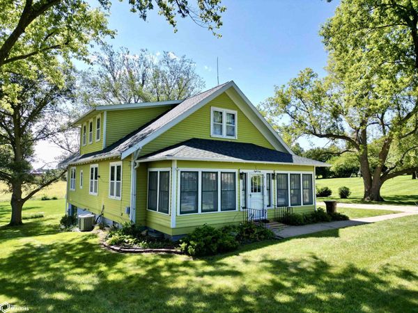 860 E Anthony Street, Carroll, IA 51401