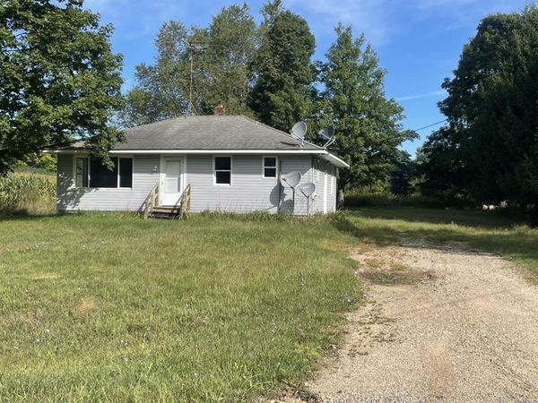 66 W Woodrow Road, Shelby, MI 49455