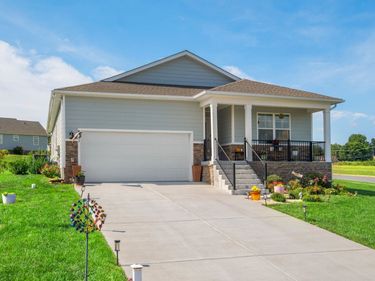 41 AUTUMN BLUFF DR, WEYERS CAVE, VA 24486