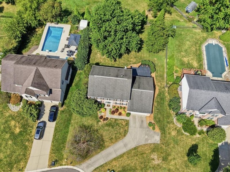 2447 Anderson Manor Court, Anderson Township, OH 45244 Photo 2