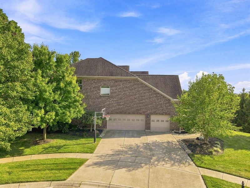 5793 Ferdinand Drive, West Chester, OH 45069 Photo 3