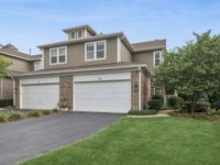 203 Tanglewood Drive, Glen Ellyn, IL 60137 primary photo