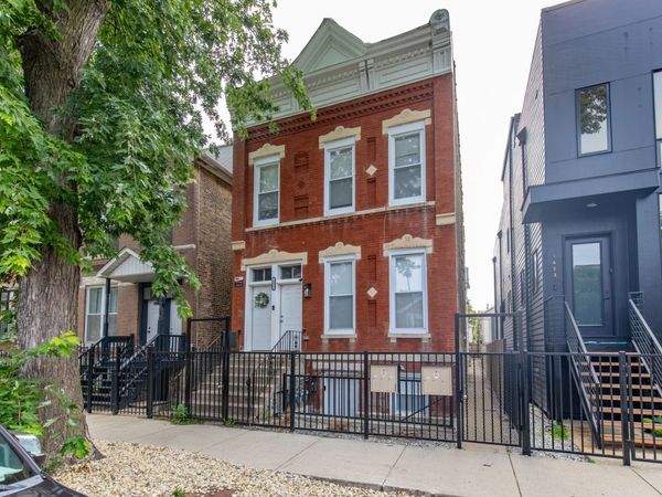 1425 N Campbell Avenue , Chicago, IL 60622