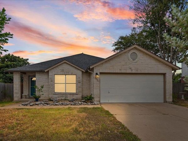 7451 Pusch Ridge LOOP, Austin, TX 78749
