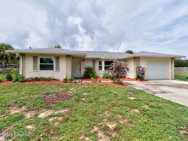 9884 Pine Street, Micco, FL 32976