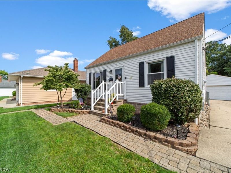 829 Elmwood Avenue, Wickliffe, OH 44092 Photo 3