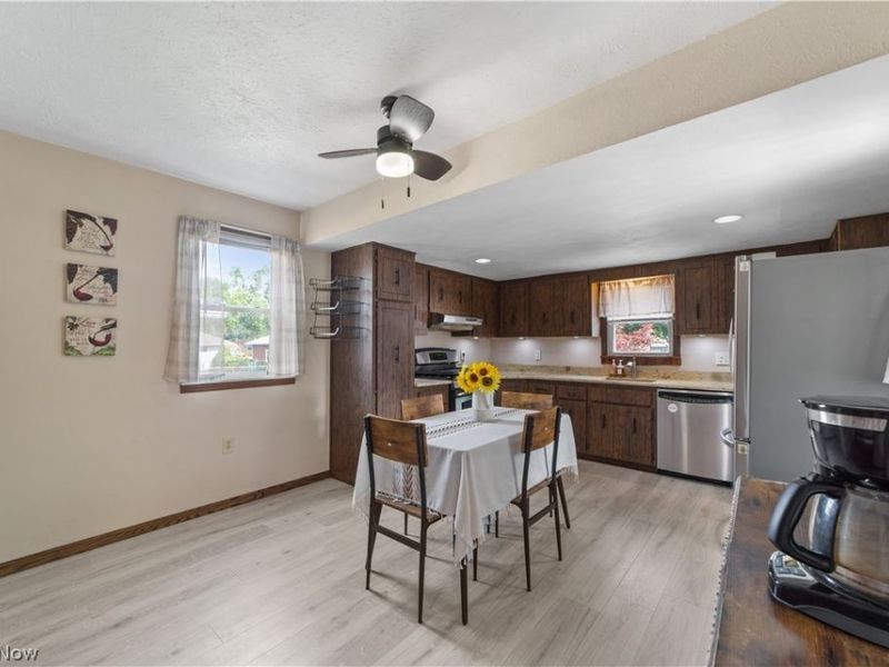 829 Elmwood Avenue, Wickliffe, OH 44092 Photo 8