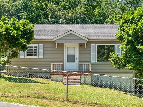1011 Buck Dr, Clarksville, TN 37040