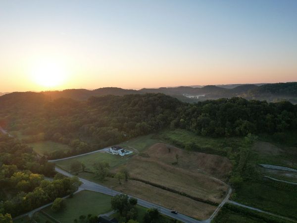1952 Carters Creek Pike , Franklin, TN 37064