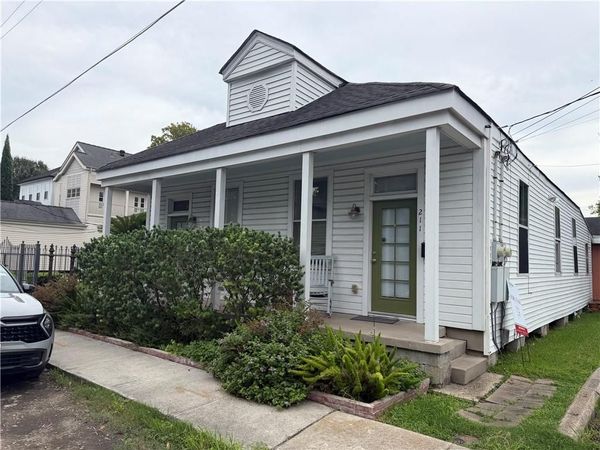 211 ADAMS Street, New Orleans, LA 70118