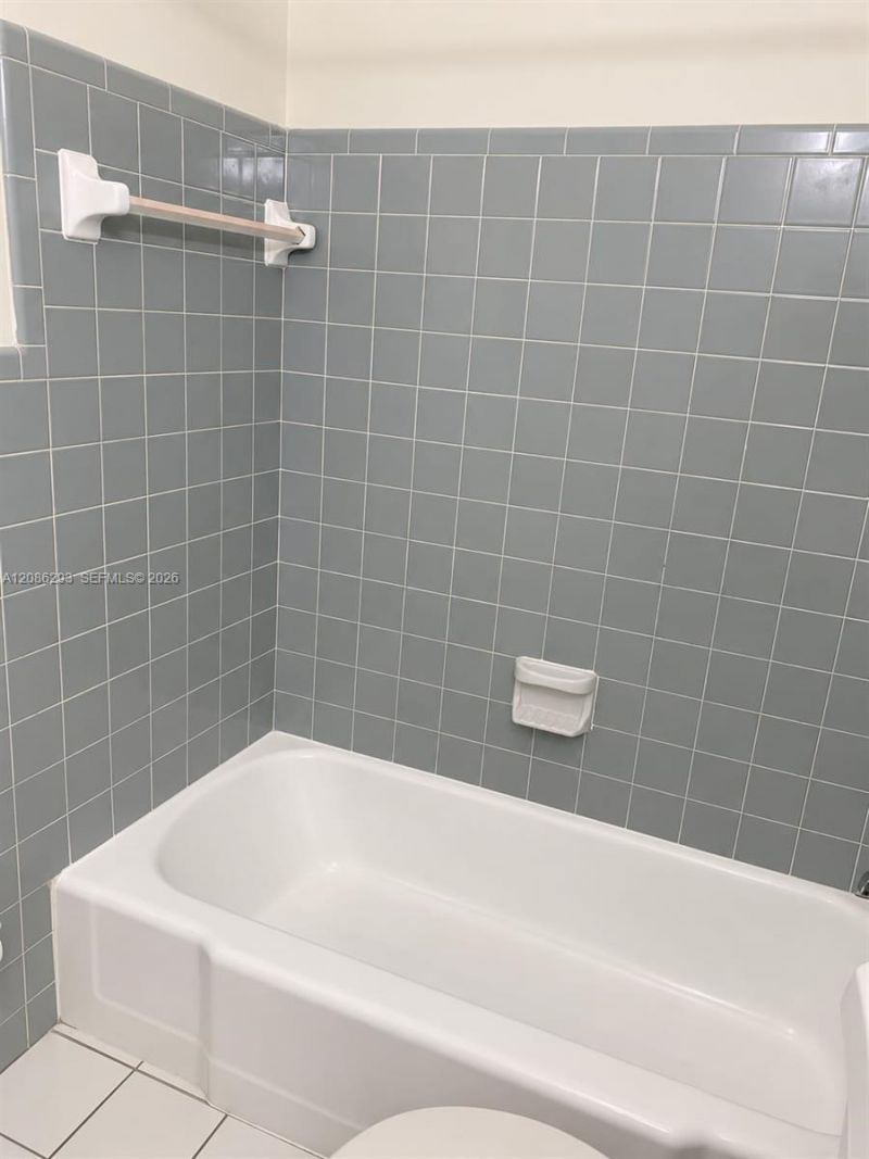 2915 Plunkett St, Unit 11D, Hollywood, FL 33020 Photo