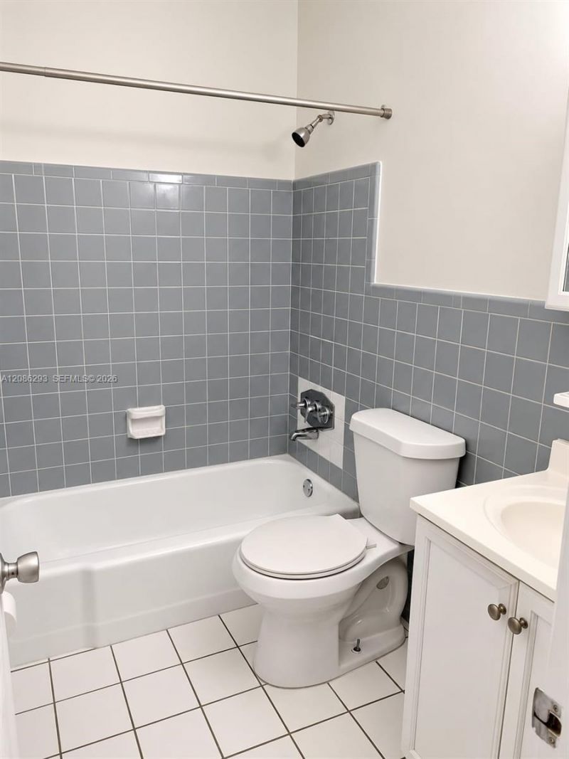 2915 Plunkett St, Unit 11D, Hollywood, FL 33020 Photo