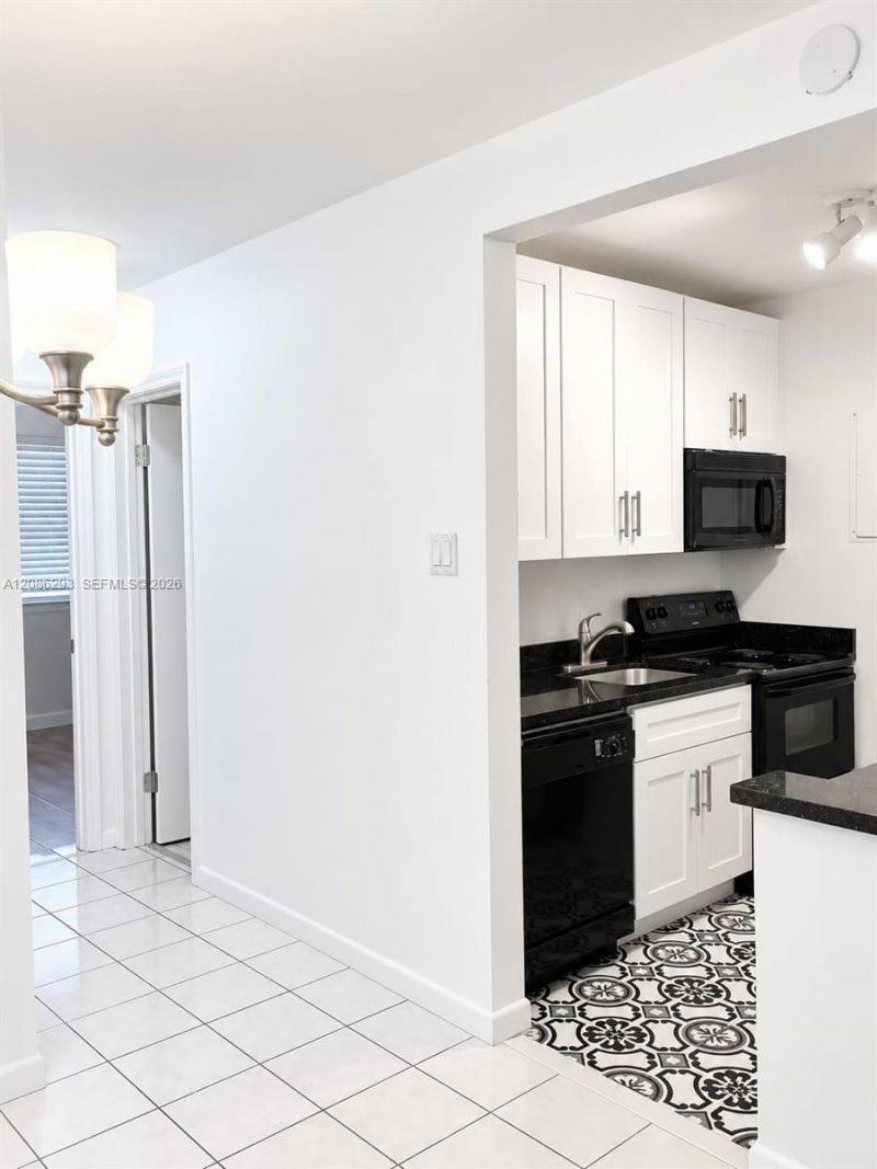 2915 Plunkett St, Unit 11D, Hollywood, FL 33020 Photo