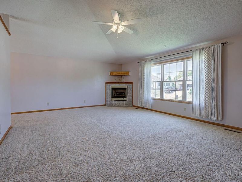40 Thornhill Drive, Hamilton, OH 45013 Photo 2