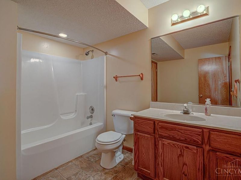 40 Thornhill Drive, Hamilton, OH 45013 Photo 23