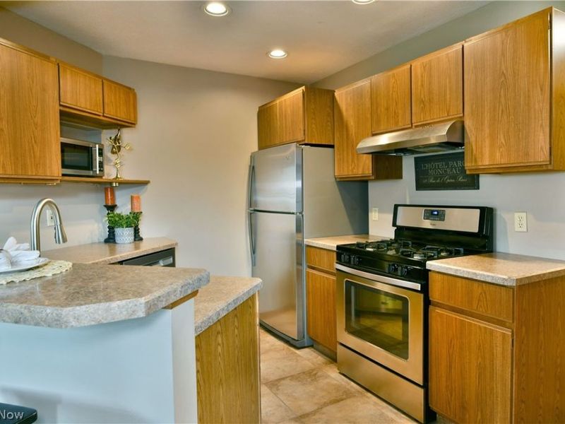 4052 Saint Andrews Court, Unit 4, Canfield, OH 44406 Photo 11