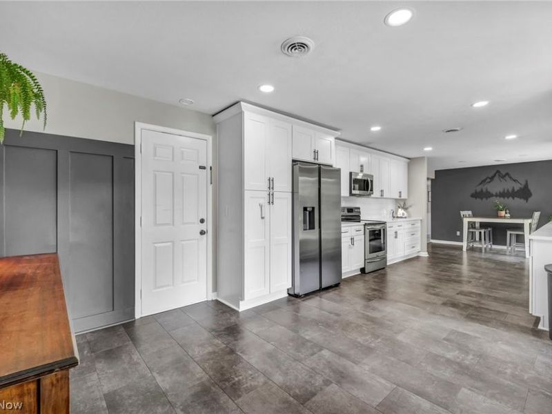 7703 Roselawn Drive, Mentor, OH 44060 Photo 10