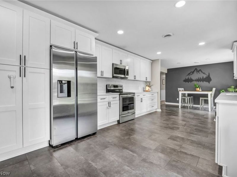 7703 Roselawn Drive, Mentor, OH 44060 Photo 12