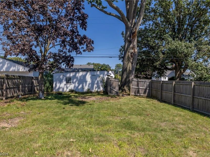4402 Pershing Avenue, Parma, OH 44134 Photo 4