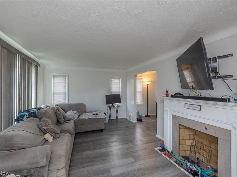 4402 Pershing Avenue, Parma, OH 44134 Photo 5