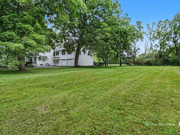 10595 W Woodland Avenue , Beach Park, IL 60087