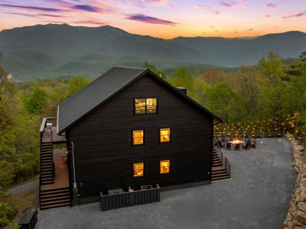 1433 Garrett Place, Gatlinburg, TN 37738
