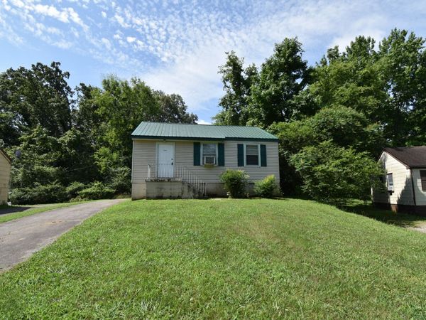986 Woody Hills Dr, Clarksville, TN 37040