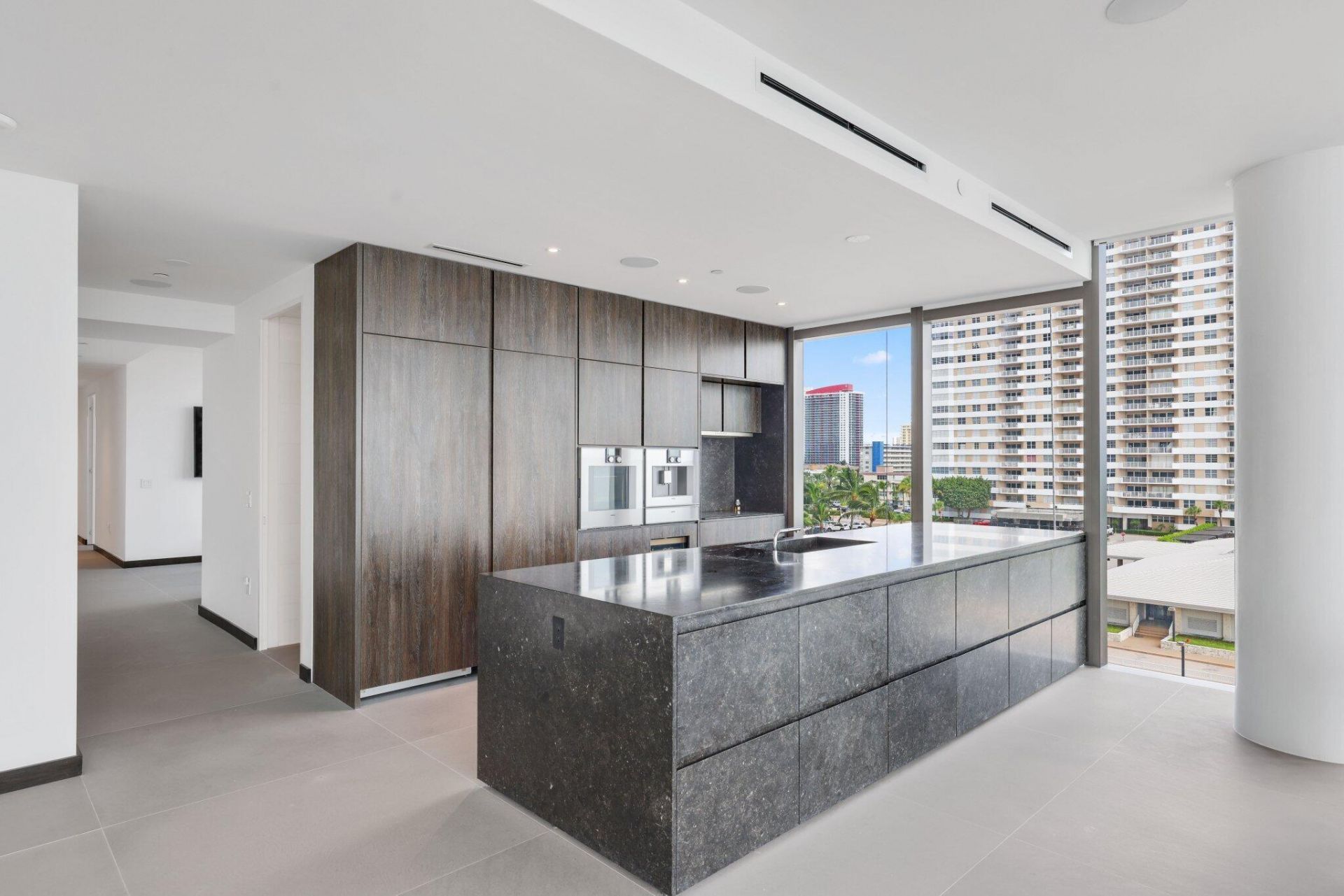 2000 S Ocean Drive, Unit 5A, Hallandale Beach, FL 33009 Photo