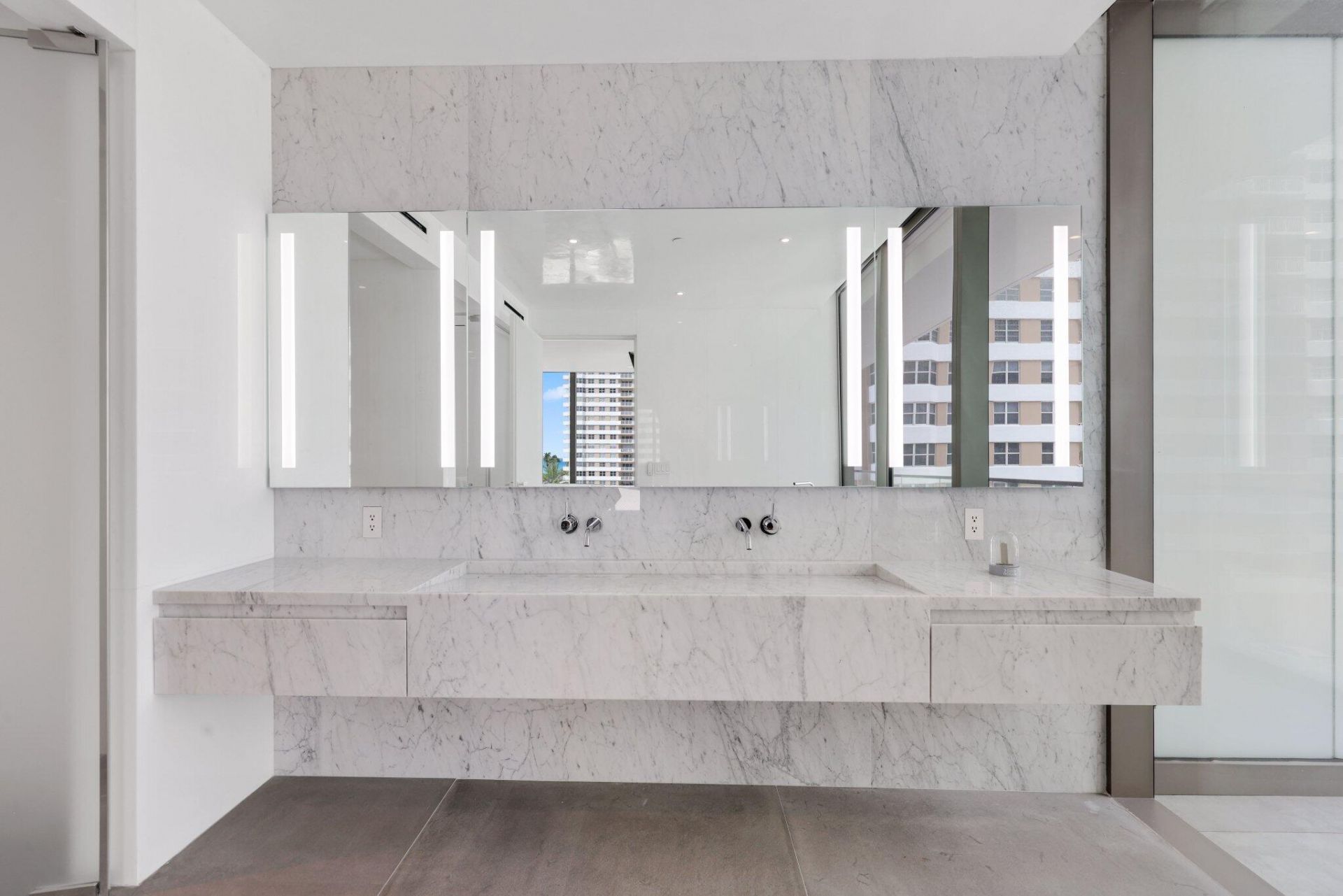 2000 S Ocean Drive, Unit 5A, Hallandale Beach, FL 33009 Photo