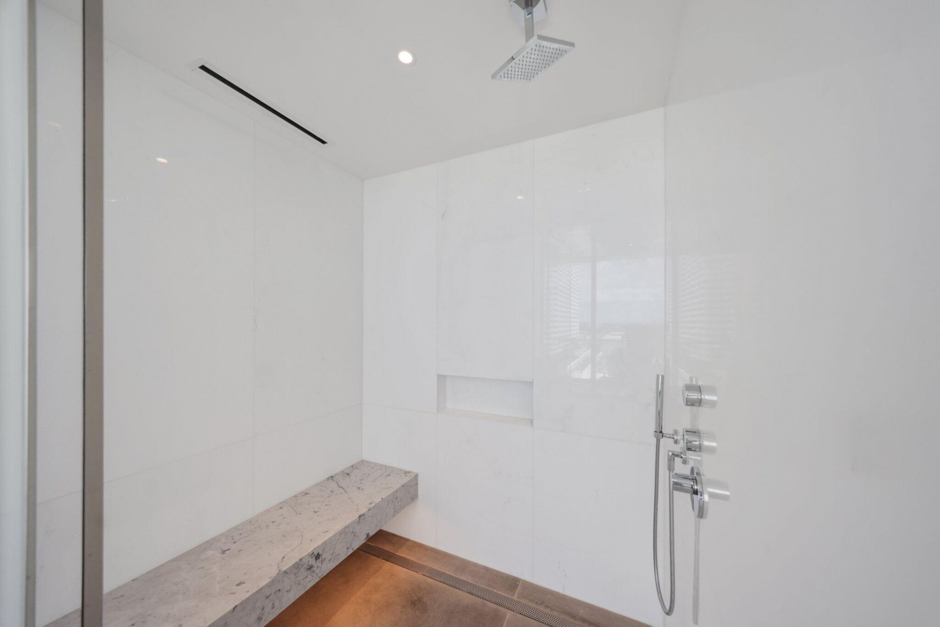 2000 S Ocean Drive, Unit 5A, Hallandale Beach, FL 33009 Photo