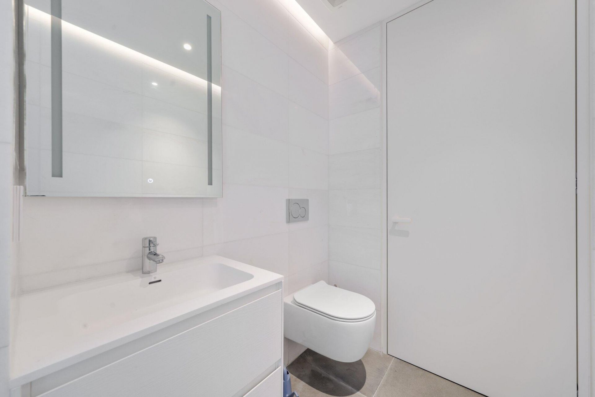 2000 S Ocean Drive, Unit 5A, Hallandale Beach, FL 33009 Photo