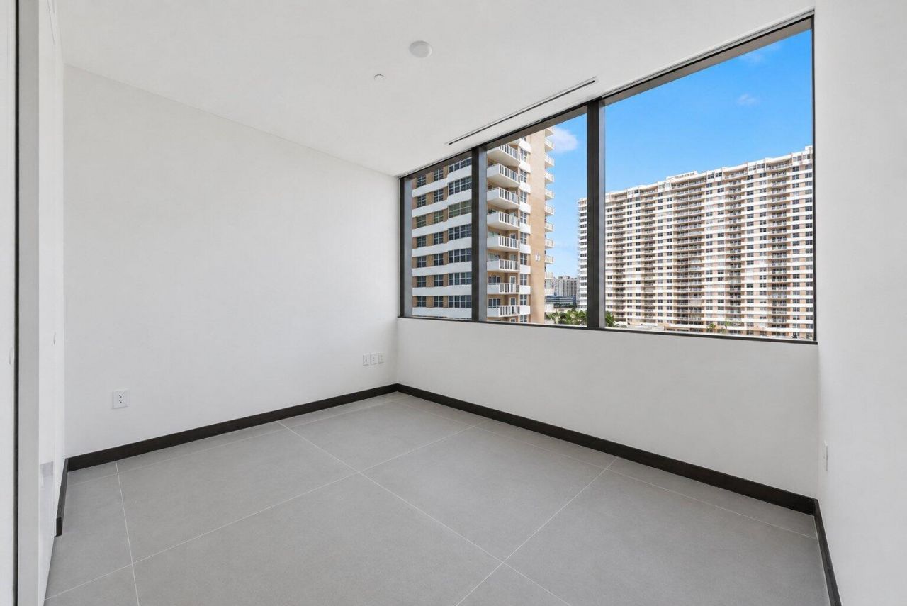 2000 S Ocean Drive, Unit 5A, Hallandale Beach, FL 33009 Photo