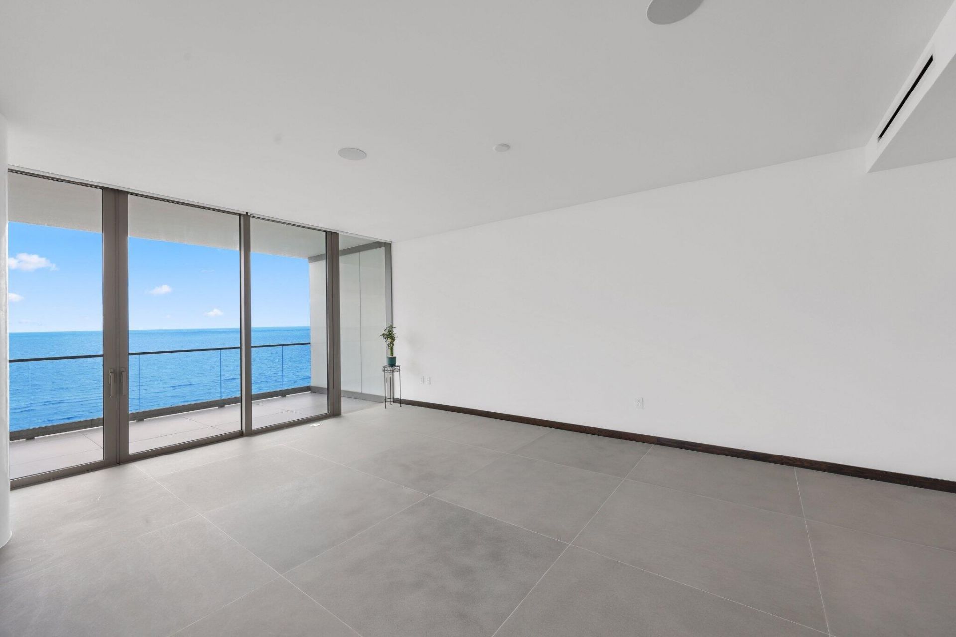 2000 S Ocean Drive, Unit 5A, Hallandale Beach, FL 33009 Photo