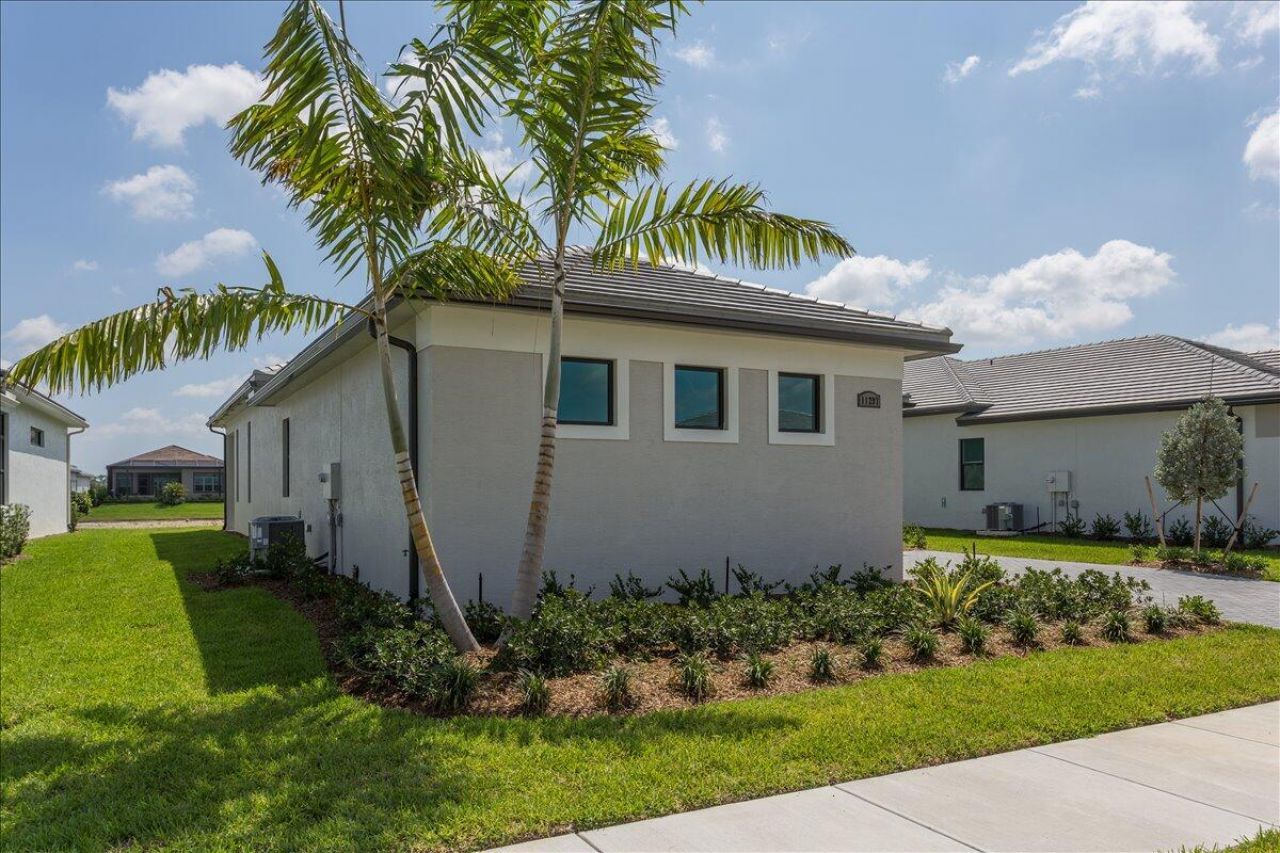 11297 SW Pietra Way, Port Saint Lucie, FL 34987 Photo