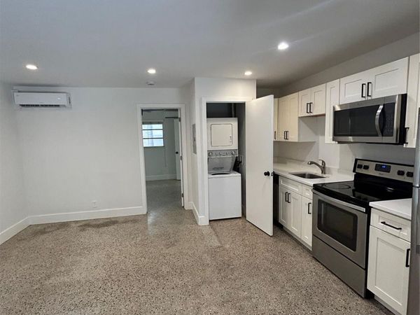 820 N Victoria Park Road, Unit 4, Fort Lauderdale, FL 33304