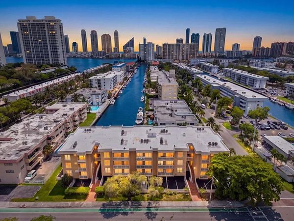 17051 NE 35TH Avenue, Unit 307, North Miami Beach, FL 33160