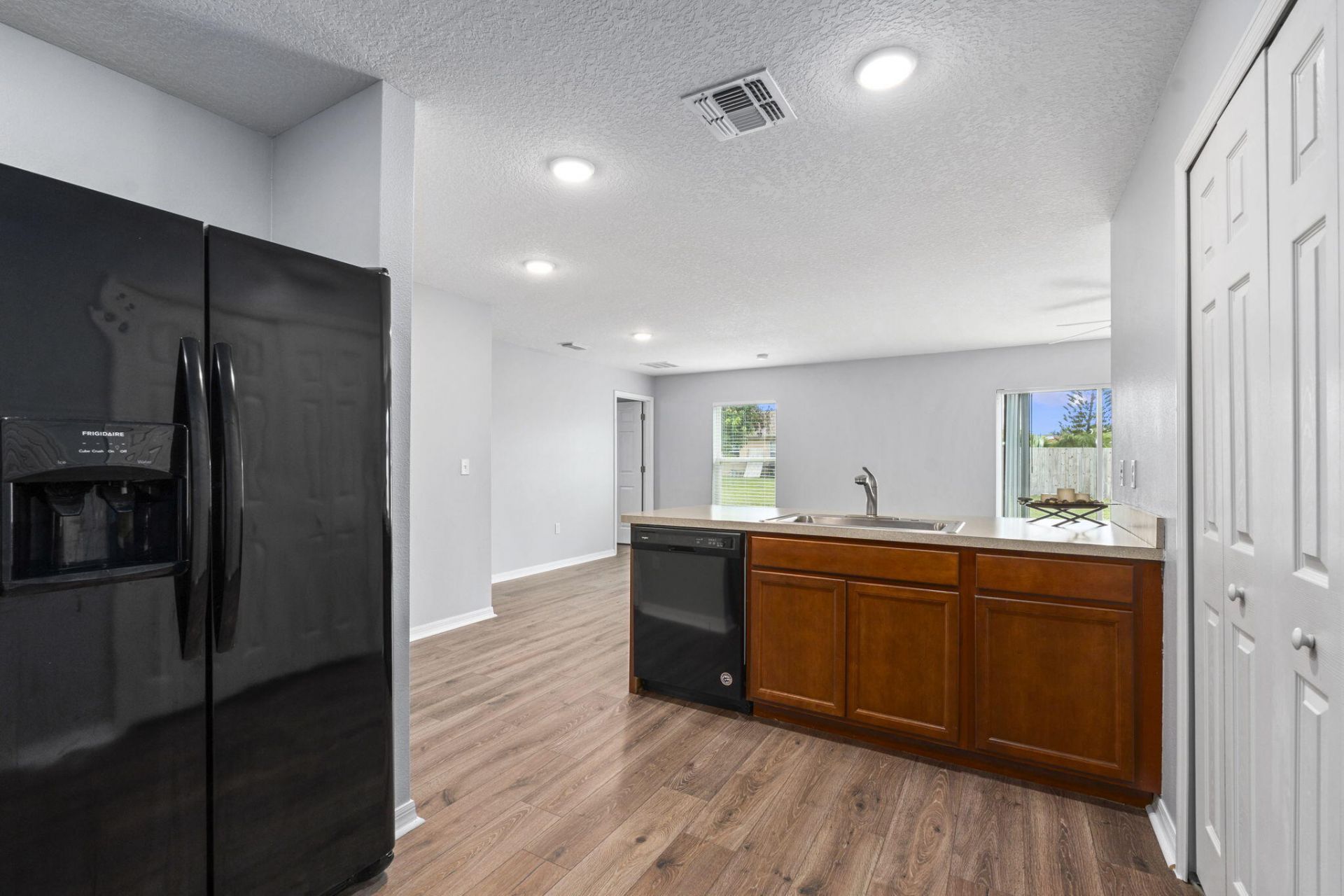 474 NE Mainsail Street, Port Saint Lucie, FL 34983 Photo