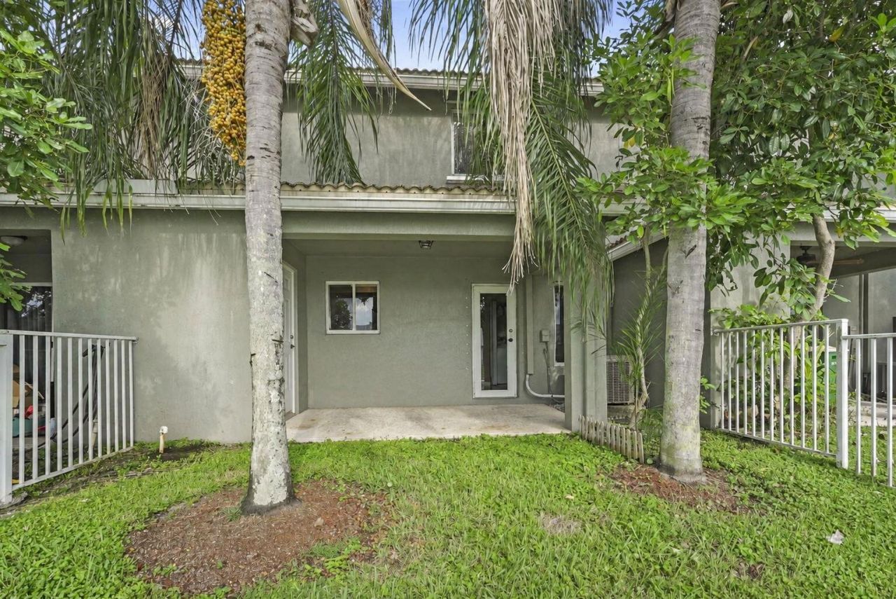 5963 Glasgow Way, Tamarac, FL 33321 Photo
