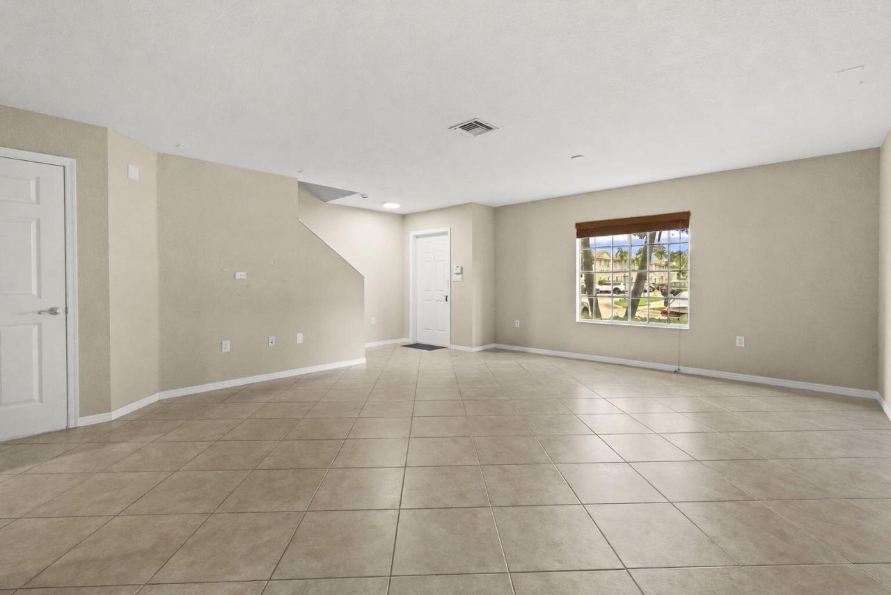 5963 Glasgow Way, Tamarac, FL 33321 Photo