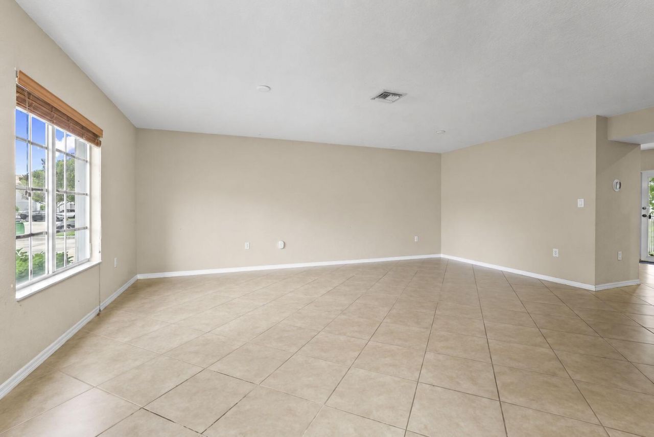 5963 Glasgow Way, Tamarac, FL 33321 Photo