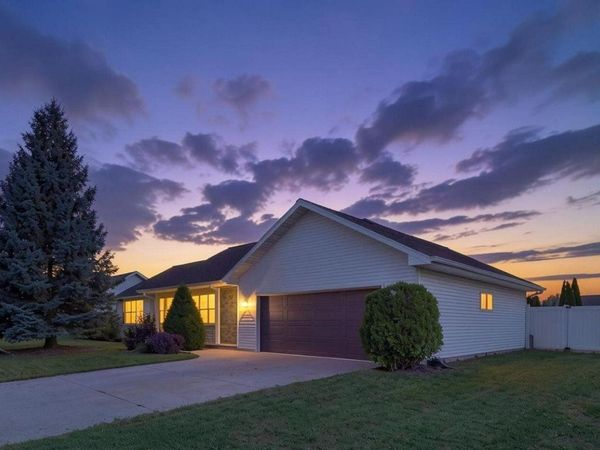 1756 LEMON LANE, De Pere, WI 54115