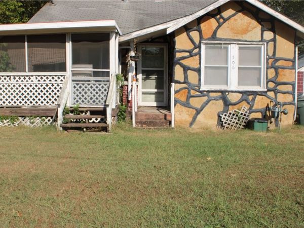 506 S Willow Avenue , Fayetteville, AR 72701