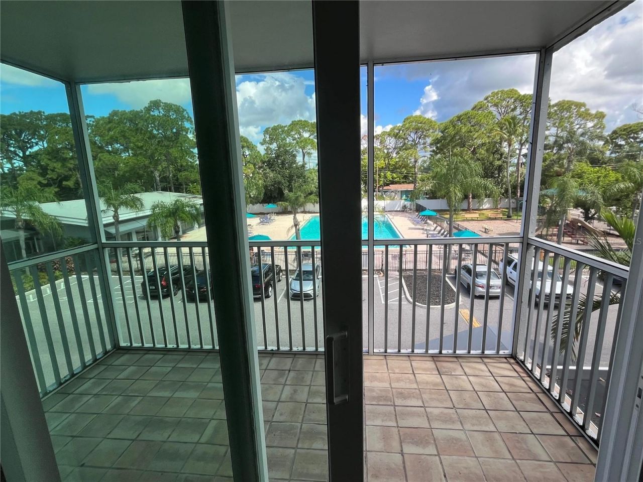 2740 Coconut Bay Ln Lane, Unit 3310 (3J), Sarasota, FL 34237 Photo