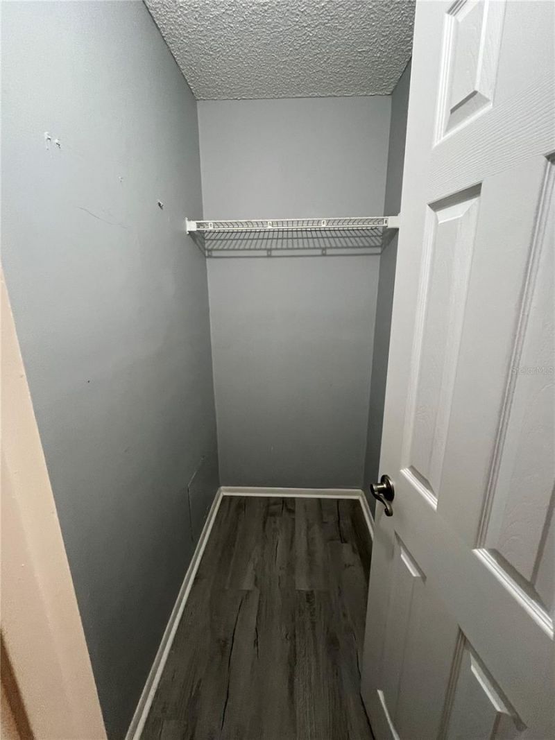 2700 Coconut Bay Lane, Unit 429 (2K), Sarasota, FL 34237 Photo
