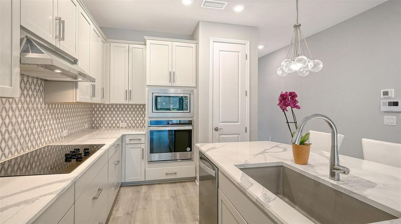 2546 Fireflag Lane, Sarasota, FL 34232 Photo