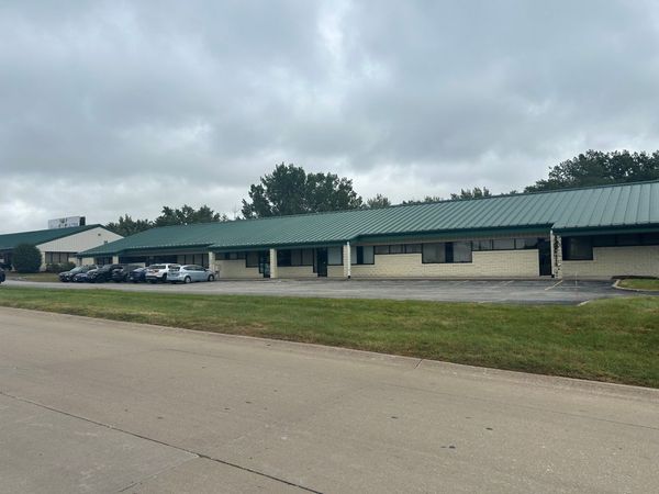 5217 & 5233 Grand Avenue , Davenport, IA 52807