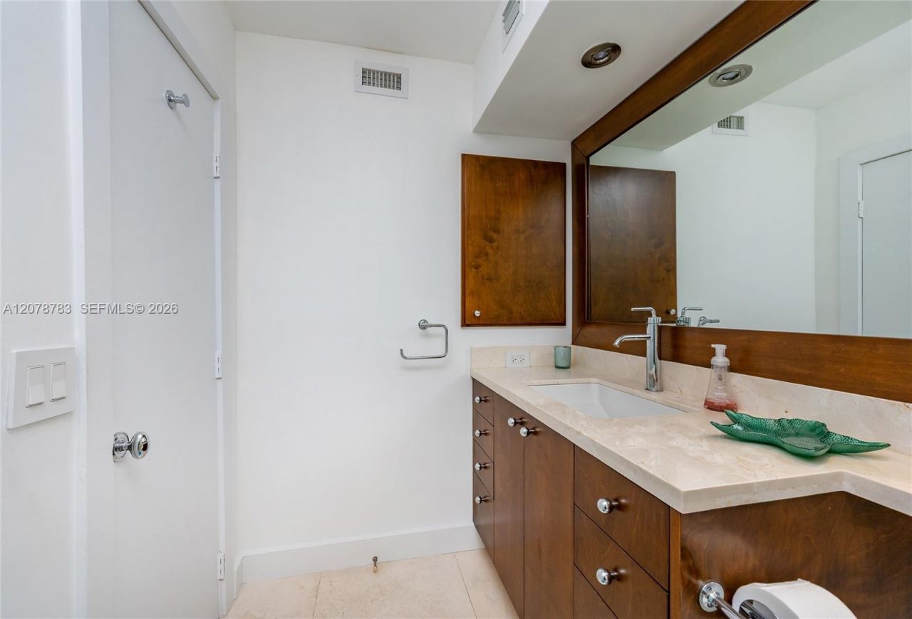 613 Ocean Dr, Unit 7C, Key Biscayne, FL 33149 Photo