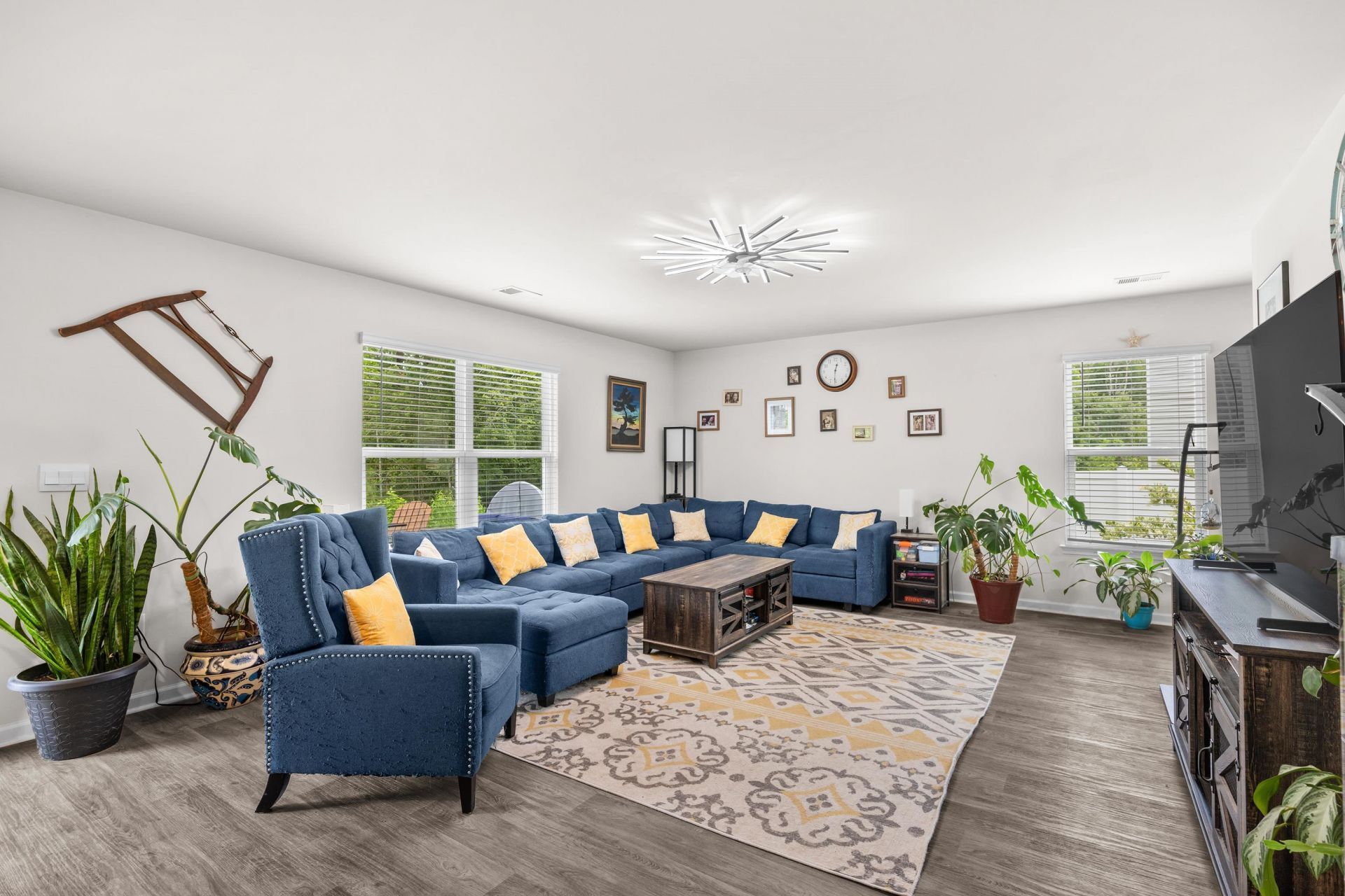 154 Brittmore Park Pl. Photo 9