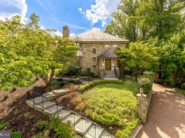 5848 ASPEN WOOD COURT , MCLEAN, VA 22101